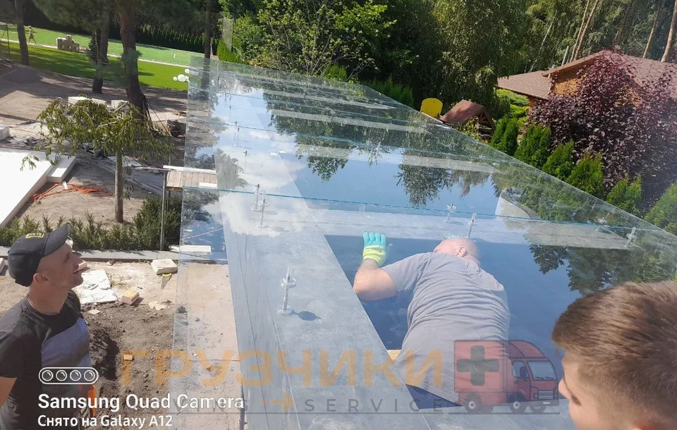 Монтаж скляної стелі в приватному будинку фото 28