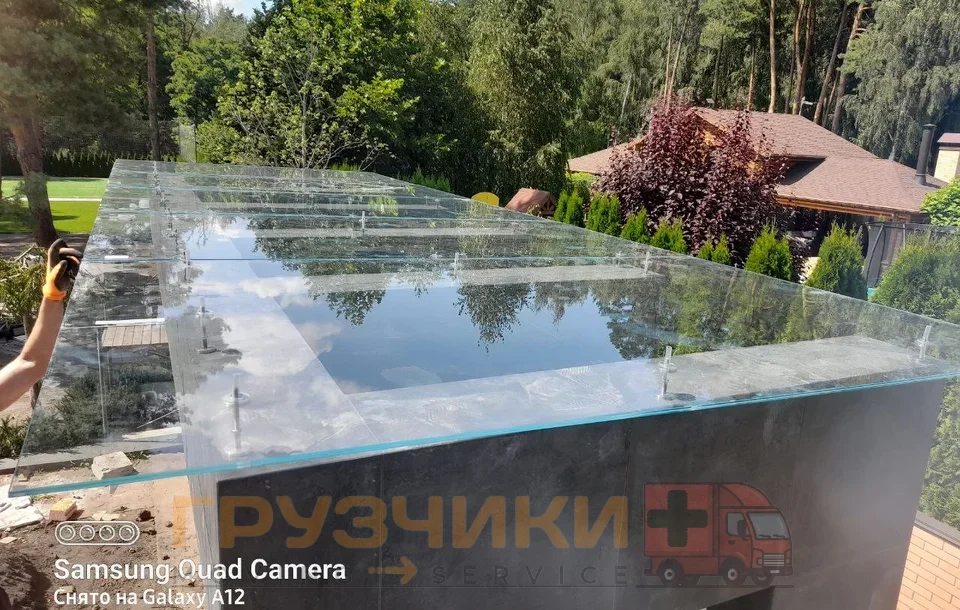 Монтаж скляної стелі в приватному будинку фото 32