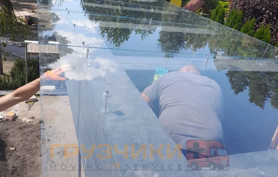 Монтаж скляної стелі в приватному будинку фото 35