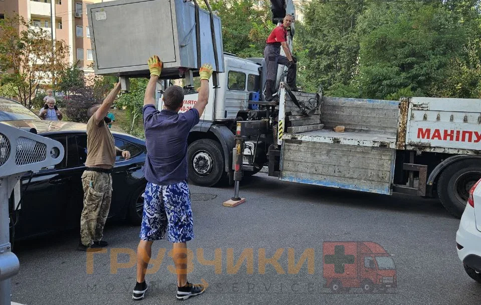 Перевезення торговельного обладнання фото 41